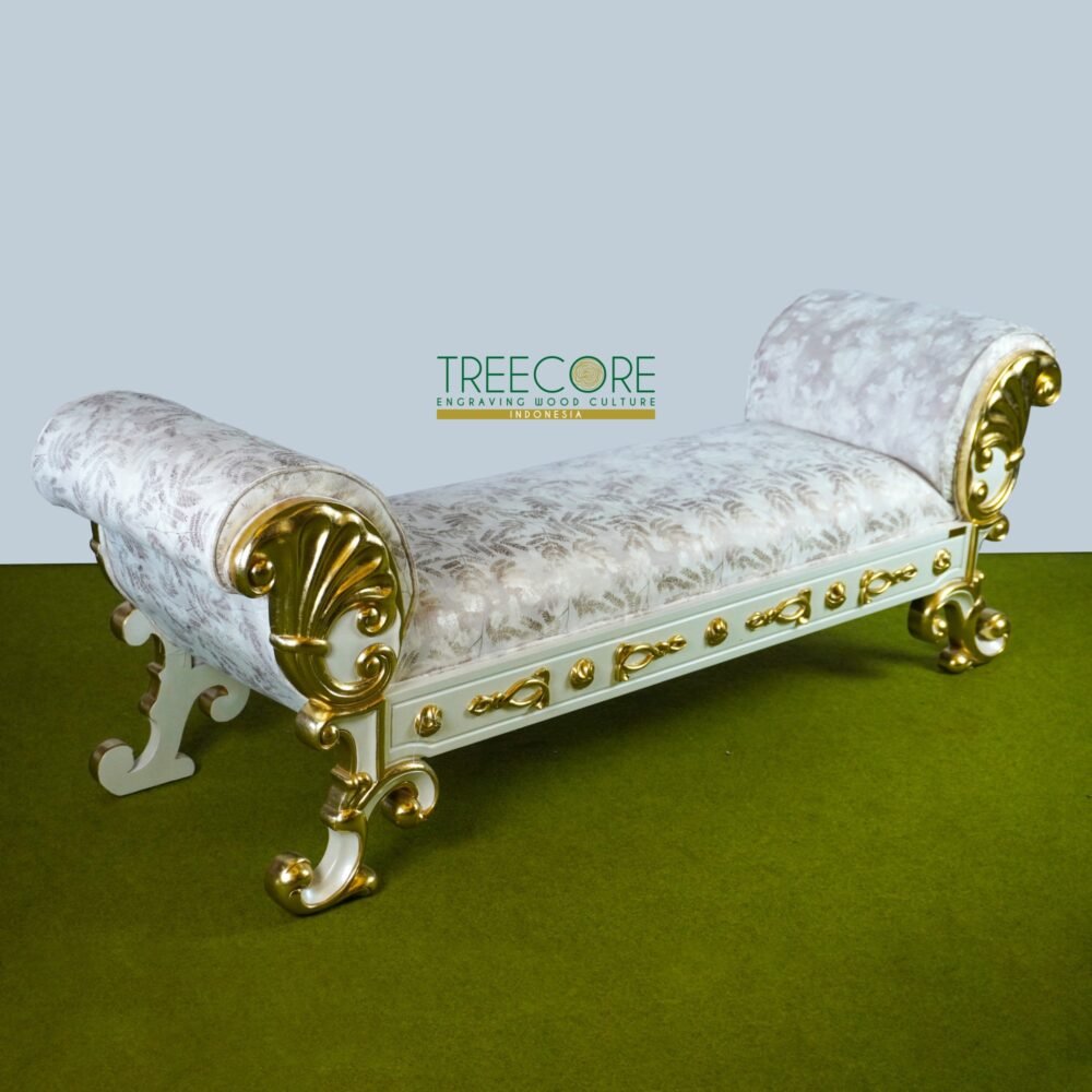Royal Wooden Bedroom Bench – Timeless Elegance & Comfort
