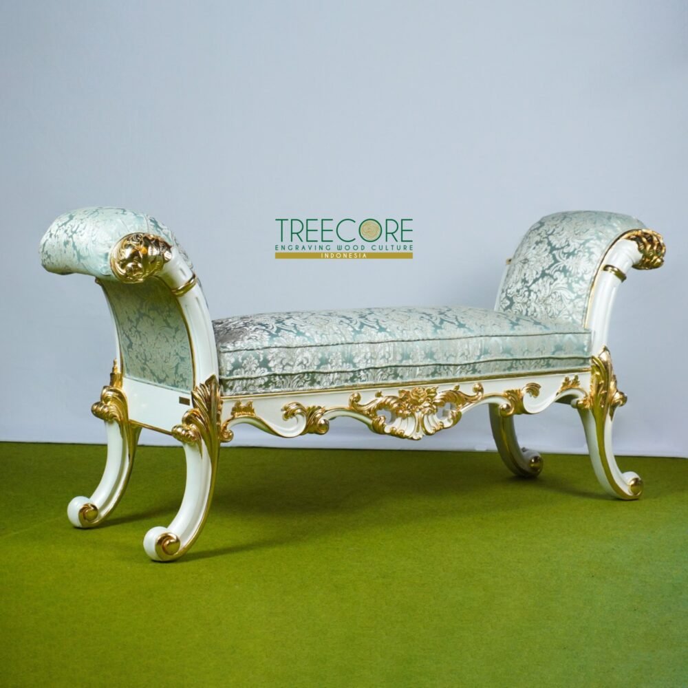 Royal Furniture Bedroom Bench – Timeless Elegance & Comfort