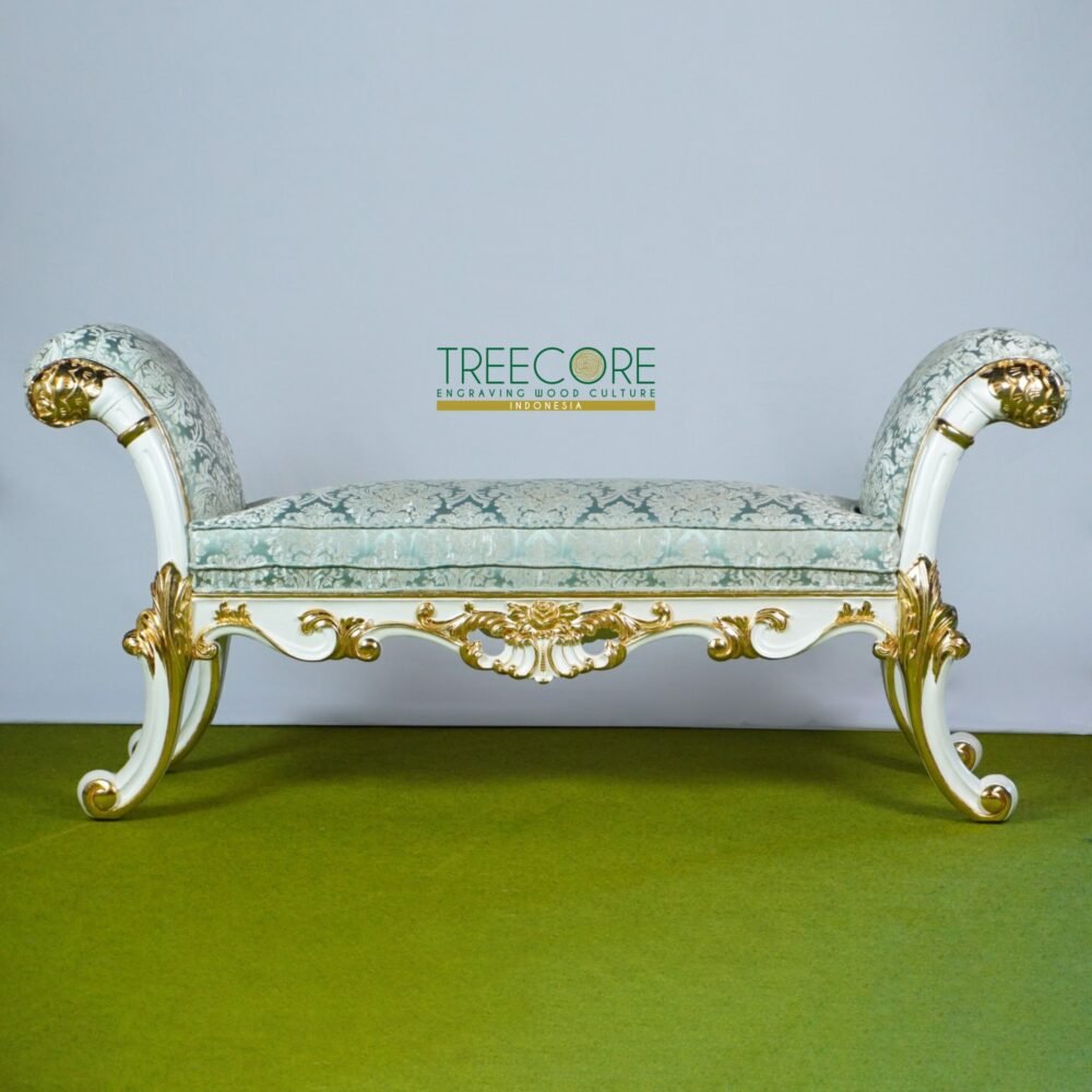 Royal Furniture Bedroom Bench – Timeless Elegance & Comfort