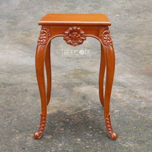 Console with Carving Ornament – Elegance in Every Detail