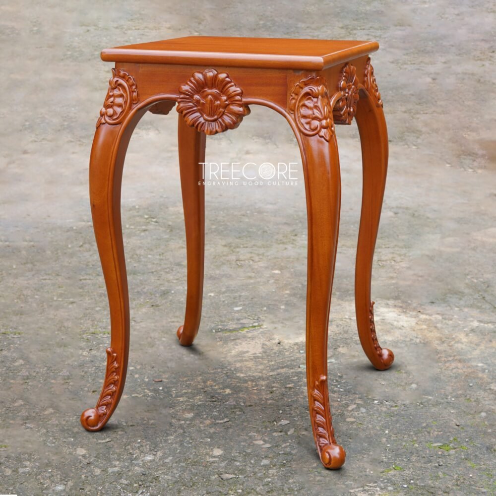 Console with Carving Ornament – Elegance in Every Detail