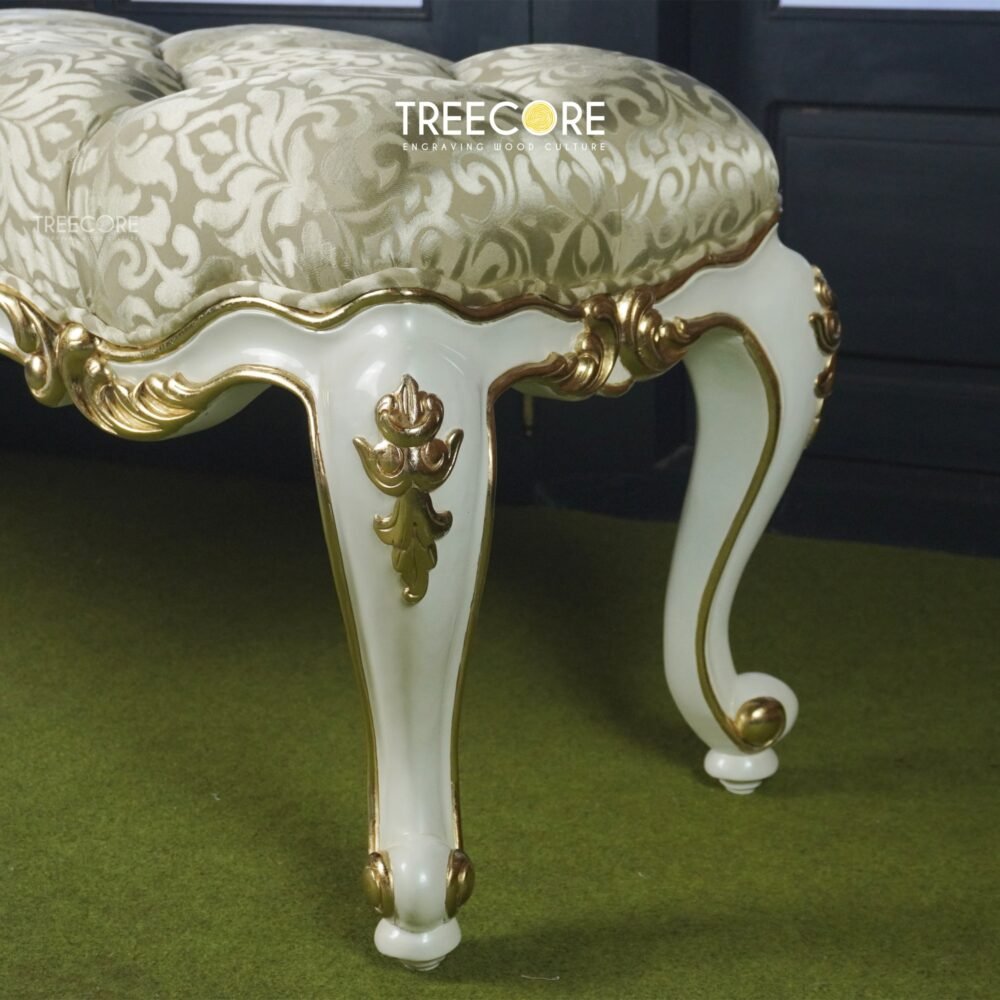 Royal Classic Bedroom Bench – Elegance & Comfort for Luxurious Interiors