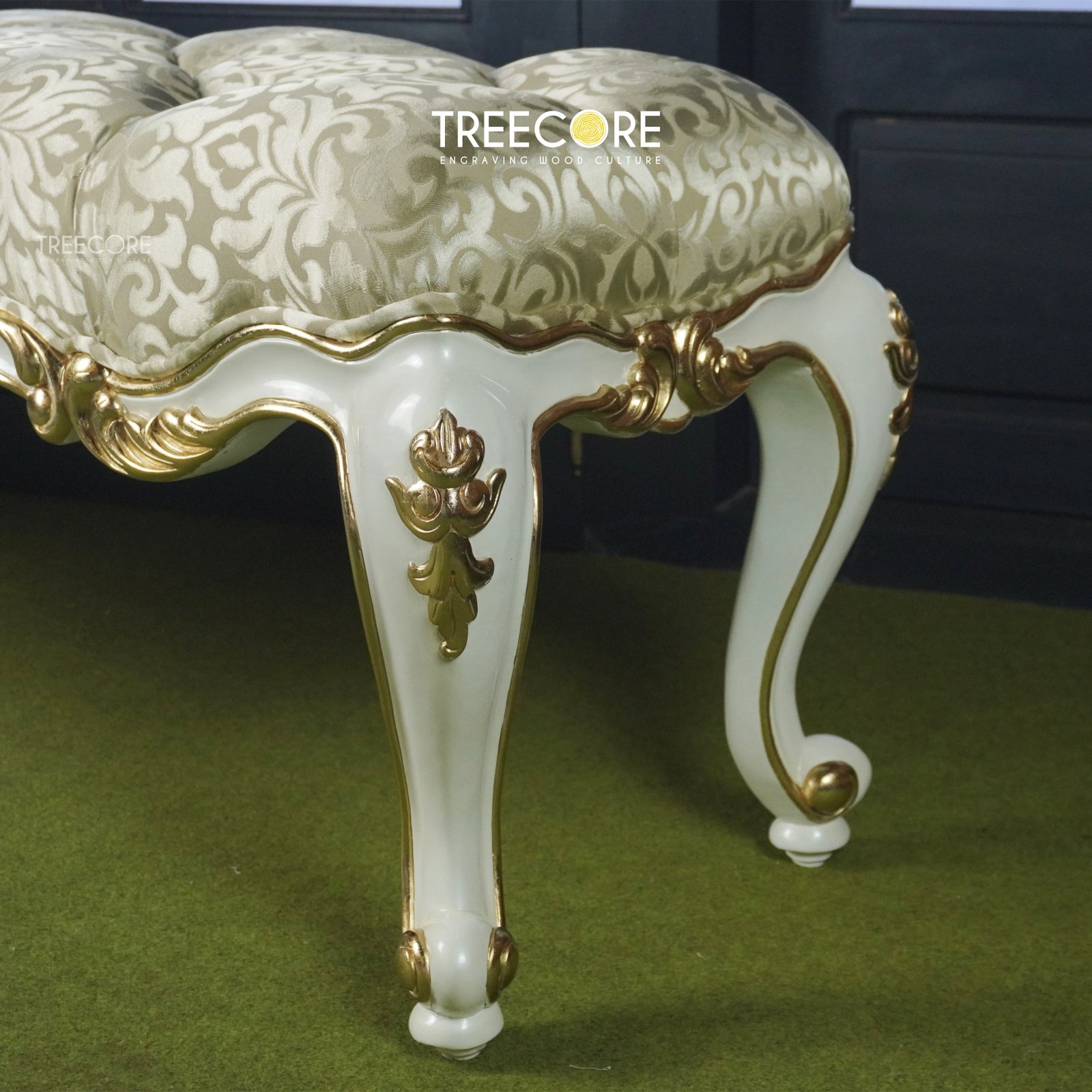 Royal Classic Bedroom Bench
