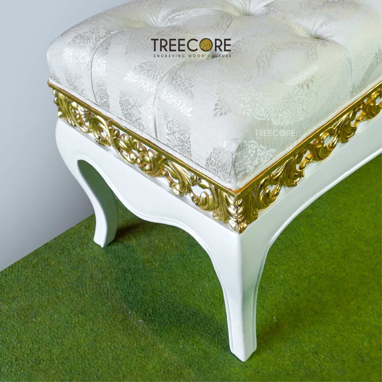 Royal Classic Bedroom Bench – Elegance & Comfort in Every Detail