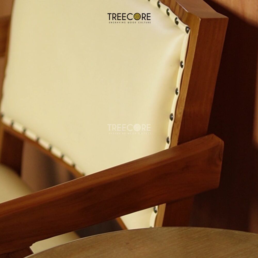 Modern Wooden Leather Chair – Striking Design Meets Supreme Comfort