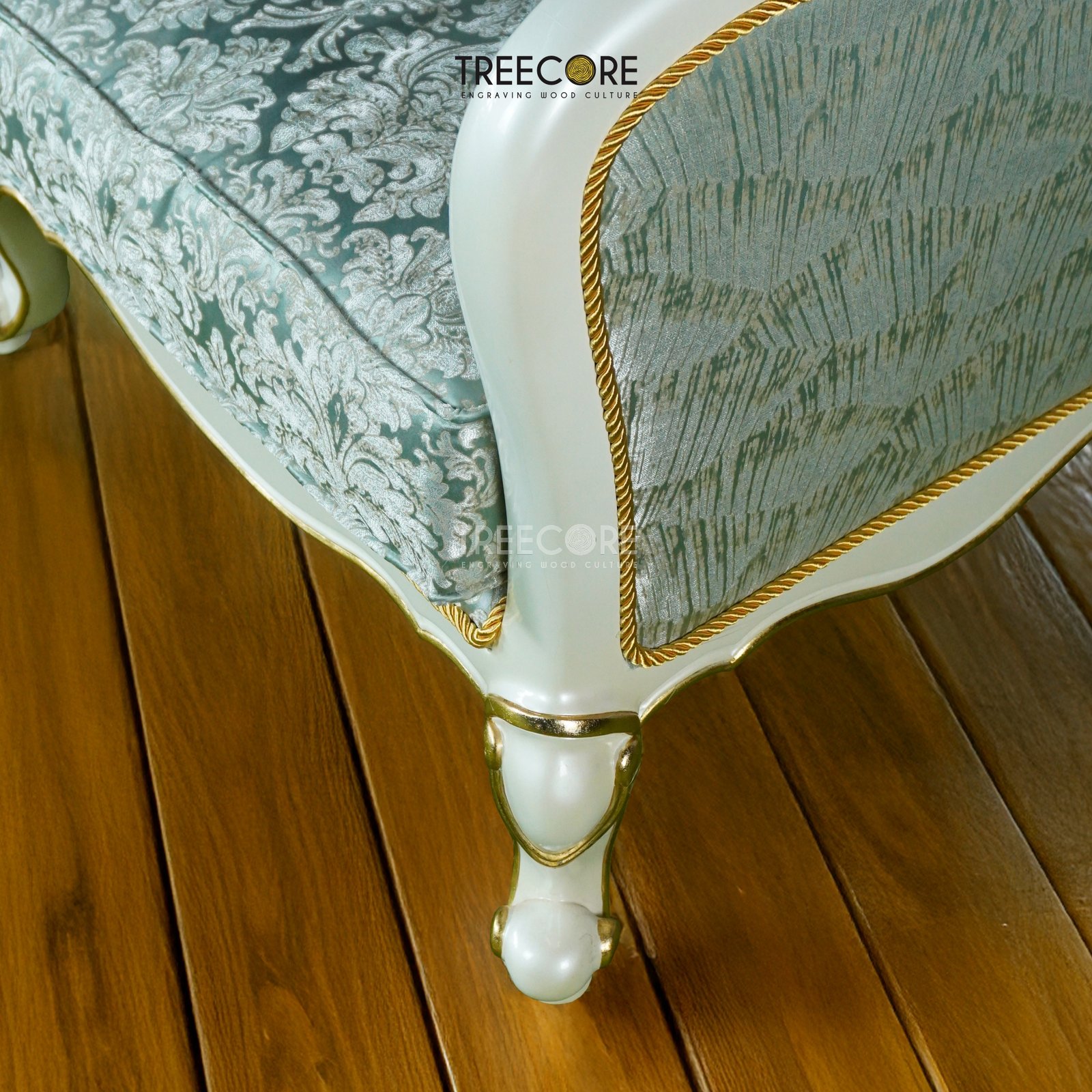 Royal Classic Armchair