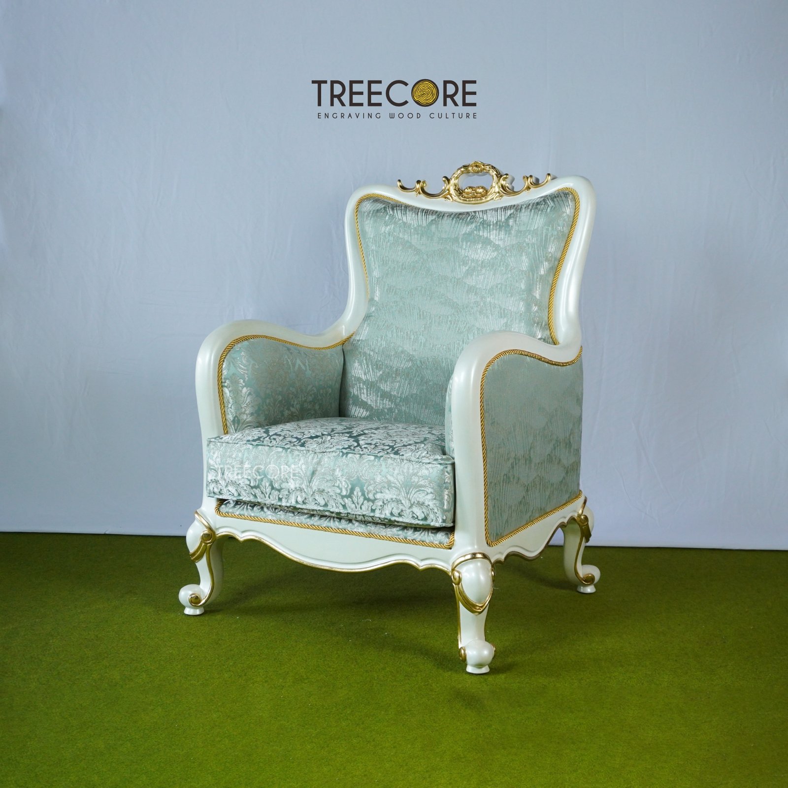 White Royal Classic Chair