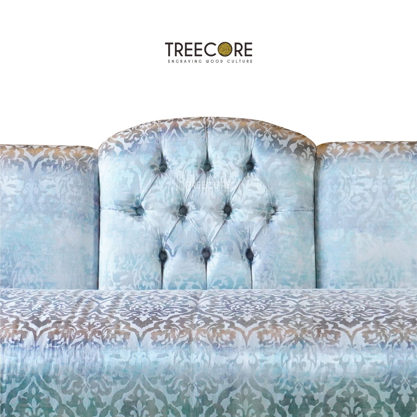 Royal White Classic Sofa – Sophisticated Three-Seater for Luxurious Interiors