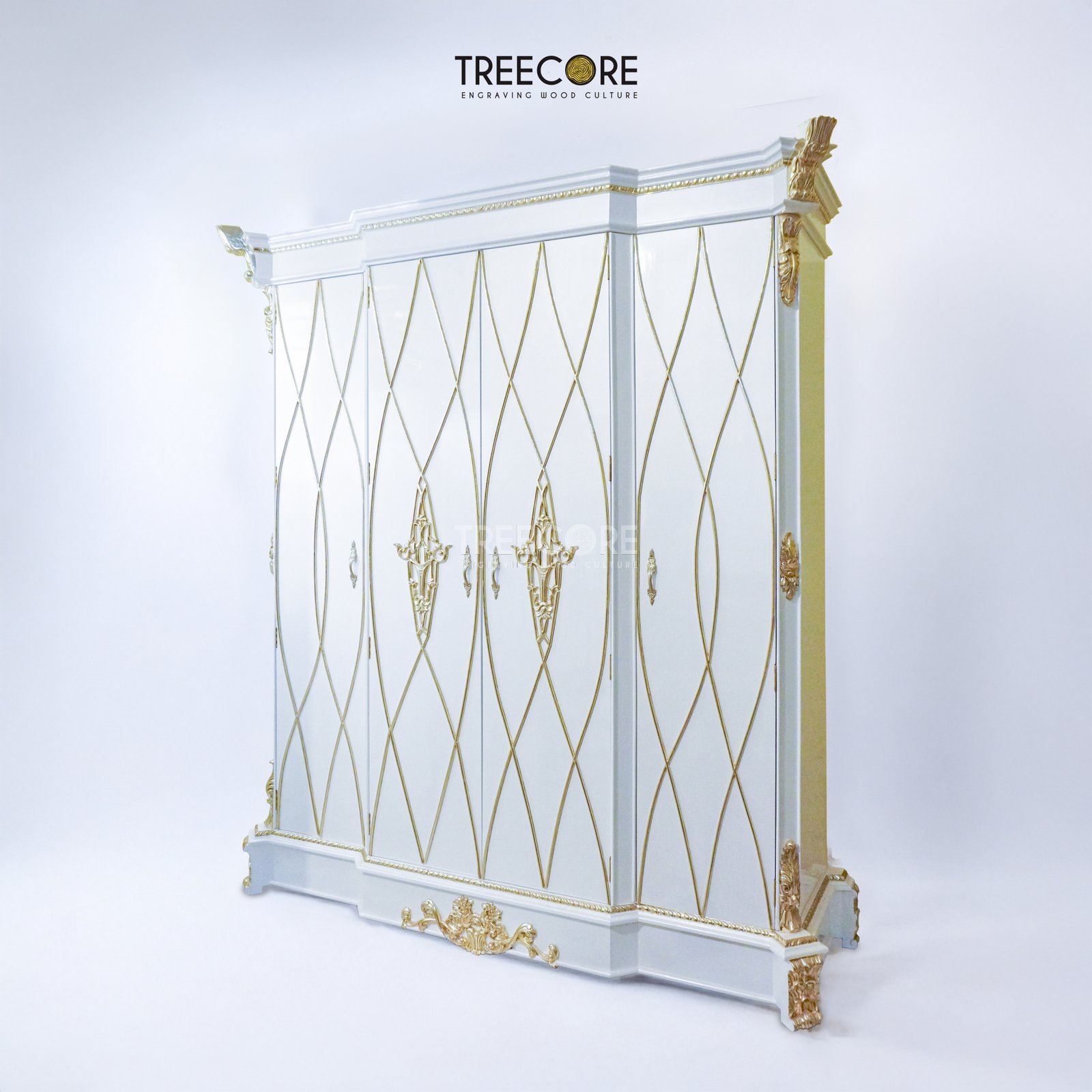 The Versailles Touch – A Wardrobe Fit for Royal Interiors