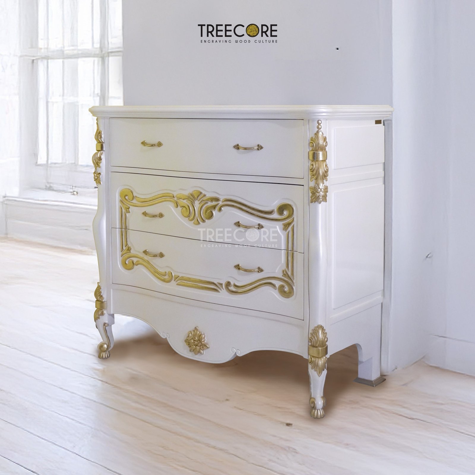 Royal Classic Blanc Cabinet with a Golden Touch