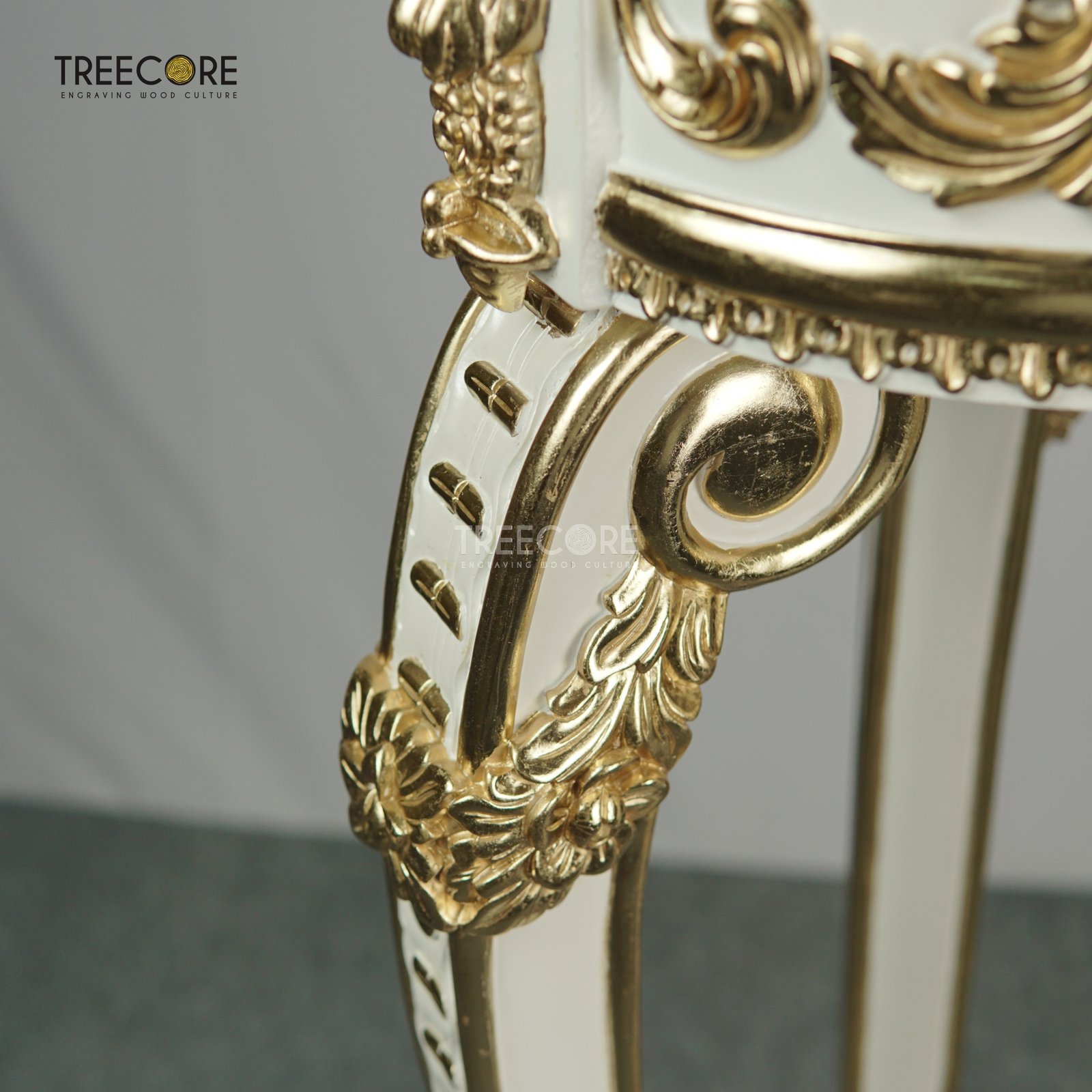 Classic Wooden Plant Stand for Home Décor