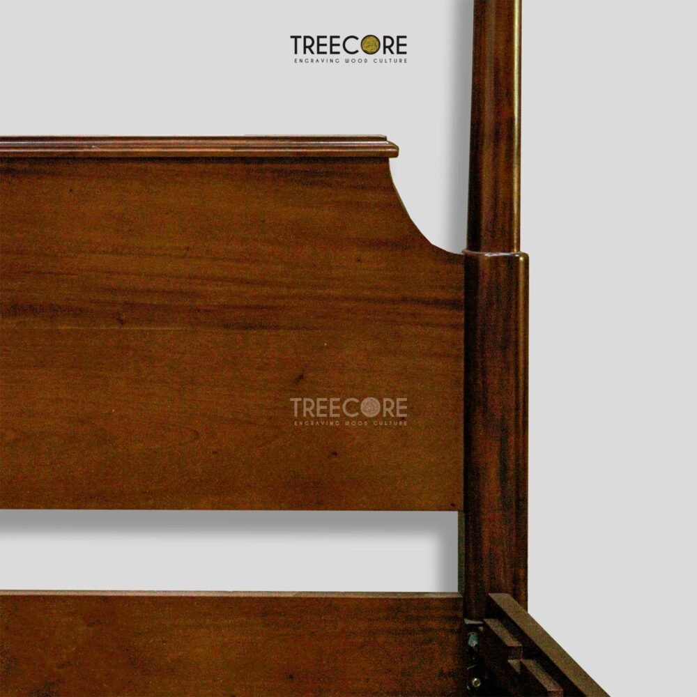 Antique Four-Poster Bed – A Timeless Masterpiece of Solid Wood Craftsmanship