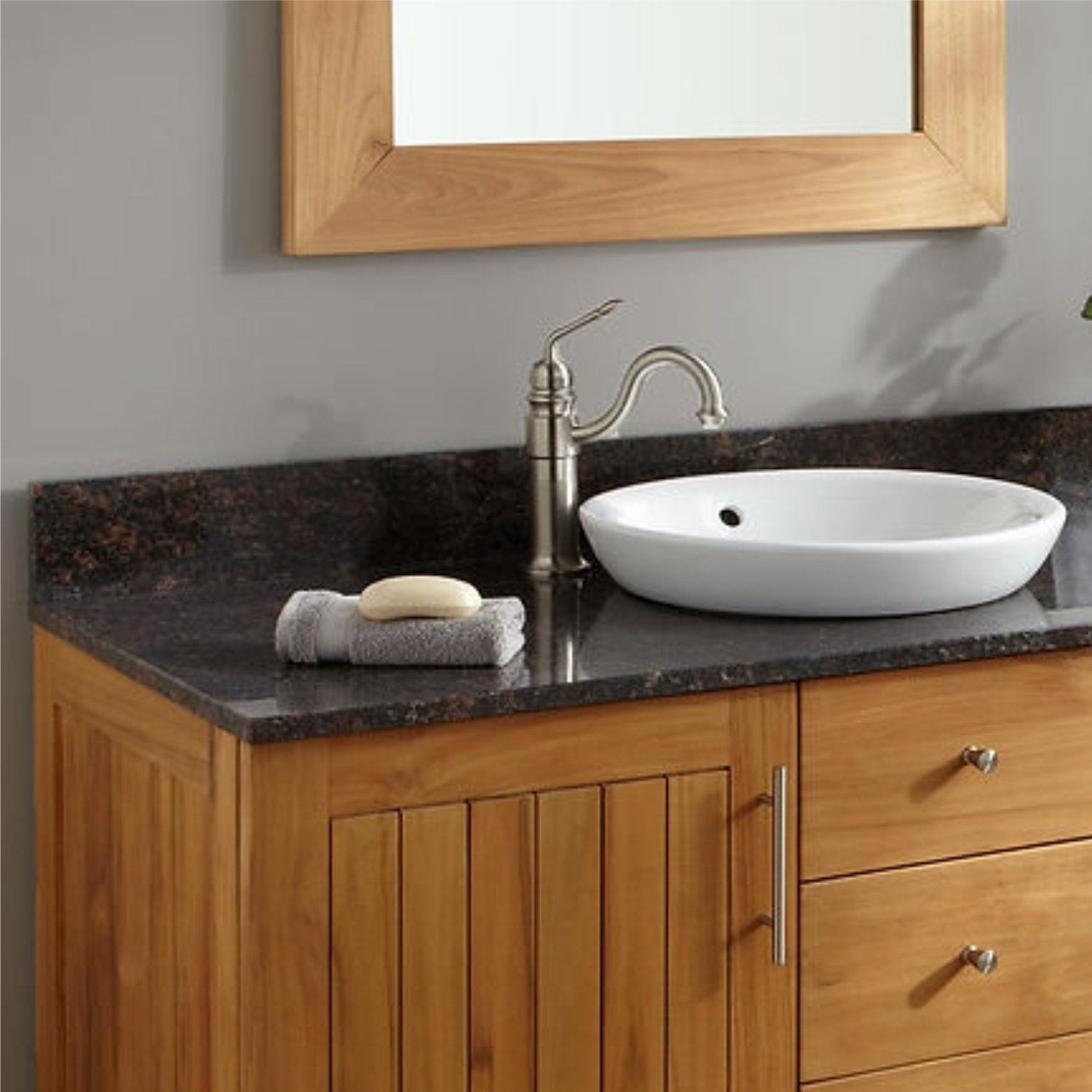 Sophisticated Wooden Sink Vanity for Any Décor